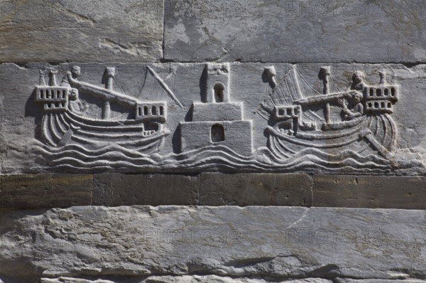 Sailor relief on the plinth floor, St., Sankt, Saint