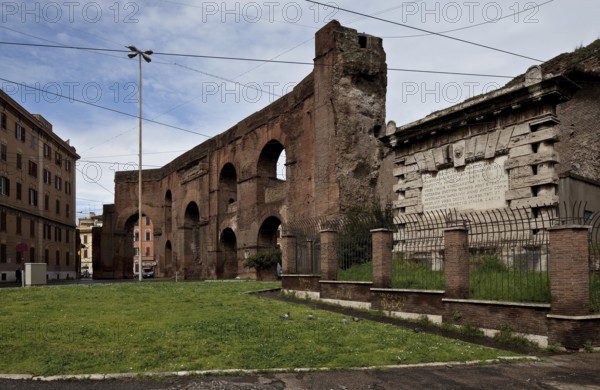 Rome, Aqueduct at the Porta Maggiore 32406