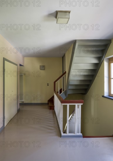 Jena, Villa Auerbach, built in 1924 by Walter Gropius, corridor on the upper floor, staircase