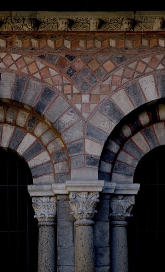 Cloister, south wing Arcade arch, St., Sankt, Saint