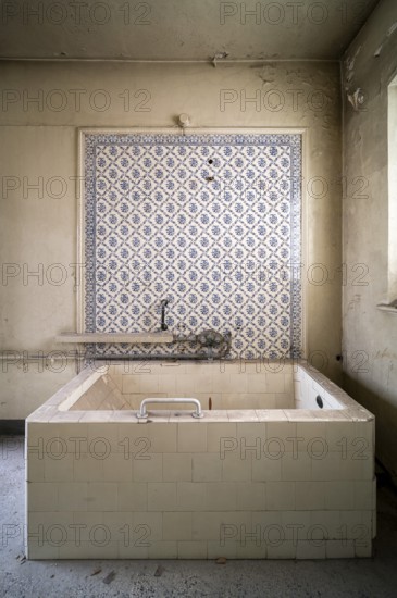 Krefeld, old municipal baths, 1889/90. built by Johann Burkard, bath with historic tiles