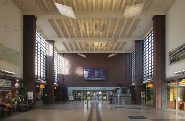 Central hall, built between 1930 and 1934, architect: Schwingel and Reichsbahnoberrat Herrmann