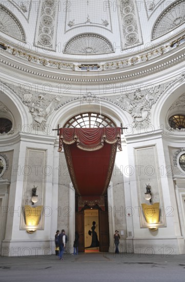 Entrance to the Sissi Museum Reichskanzleitrakt
