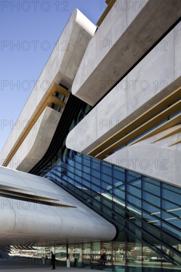 Montpellier, multi-purpose building PIERRESVIVES, built 2006-2012 by Zaha Hadid, Vestibühl, main
