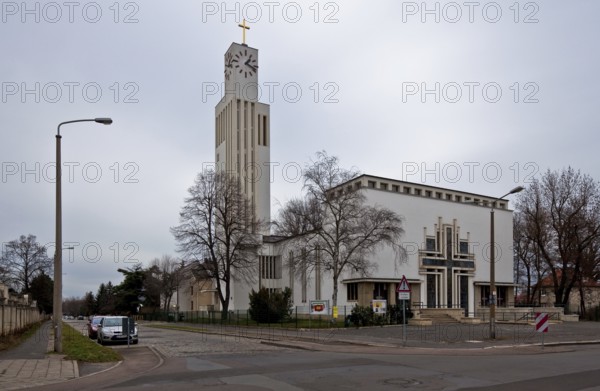 Built 1930-32 by Hans Heinrich Grotjahn, reinforced concrete skeleton construction, tower with