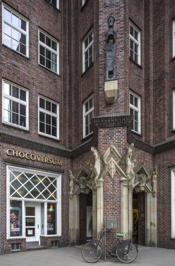 Hamburg, Kontorhaus MESSBERGHOF, built 1922-1924 by Hans and Oskar Gerson, portal on the north