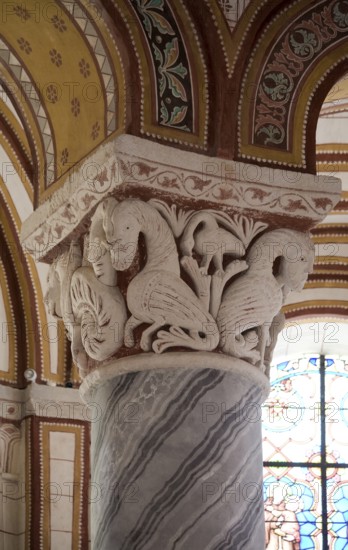 Capital of a column in the ambulatory, St., Sankt, Saint