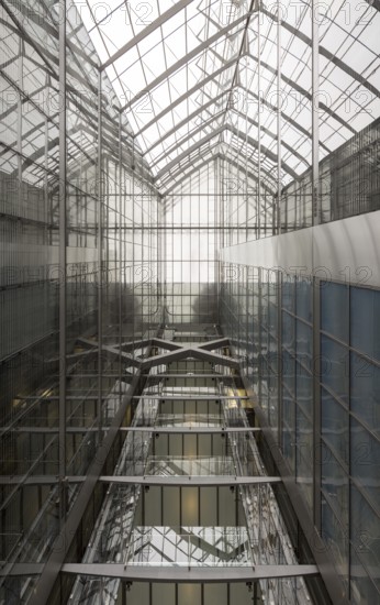 Bonn, Posttower, built 2000-2002 by Murphy/Jahn, interior view with so-called sky gardens View