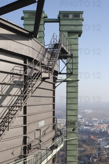 Stairs on the top floor, view of the Neue Mitte, CentrO