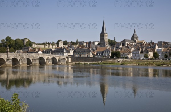 View over the Loire to the old town, Loire bridge, St., Saint, Saint