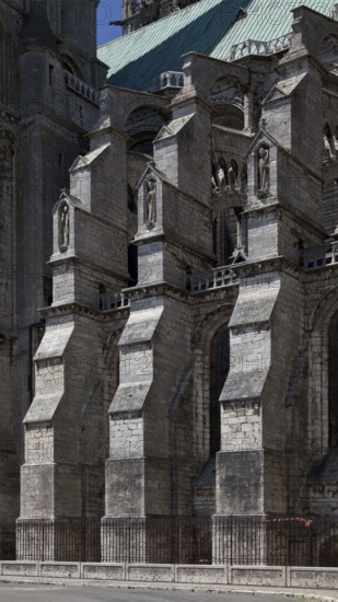 1195-1260 Main construction period, buttress on the western part of the nave south side, St.,