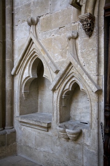 South wall of the choir, credenza and piscine, St., Sankt, Saint