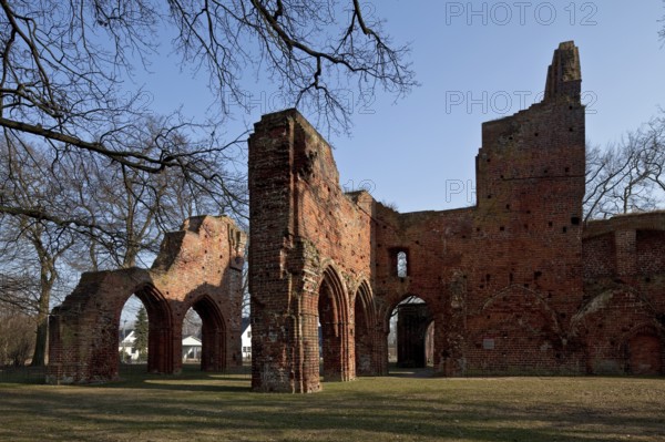 Eastern part of Südwetsen, right enclosure building, St., Sankt, Saint