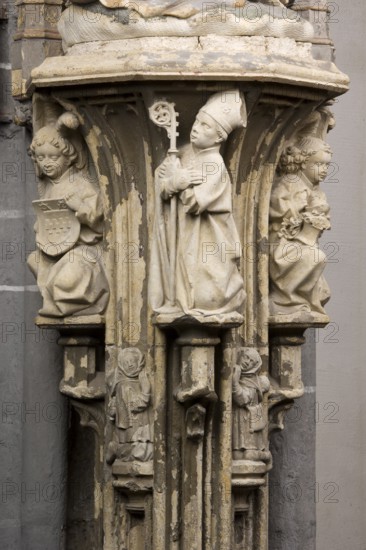 Stone figure of Cornelius in the choir, console with bishop and angels, St., Sankt, Saint