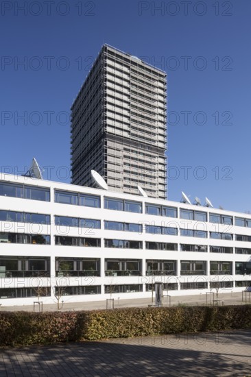 Schürmann-Bau, headquarters of the broadcaster Deutsche Welle, behind it the former parliamentary