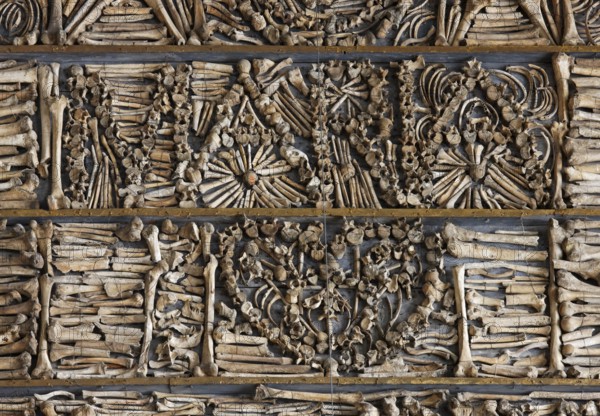 Golden chamber after restoration with historical colour scheme (blue), east wall inscription: Mary