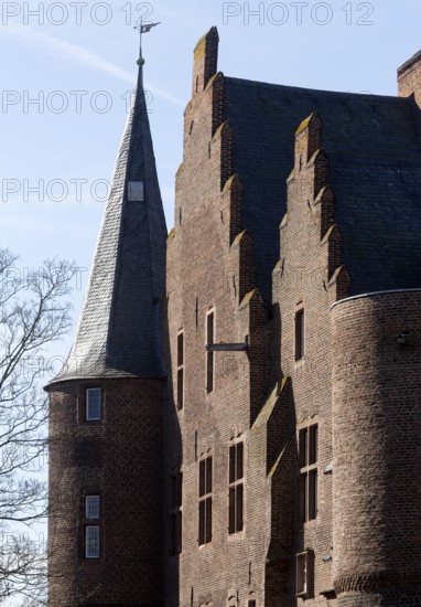Erftstadt-Konradsheim, moated castle