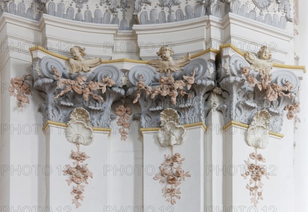 Detail on a pillar with putti, St., Sankt, Saint