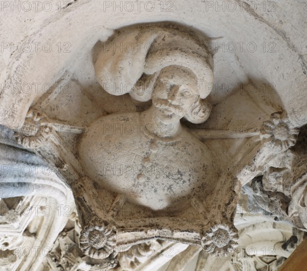 Main portal, figures, master builder, St., Saint, Saint