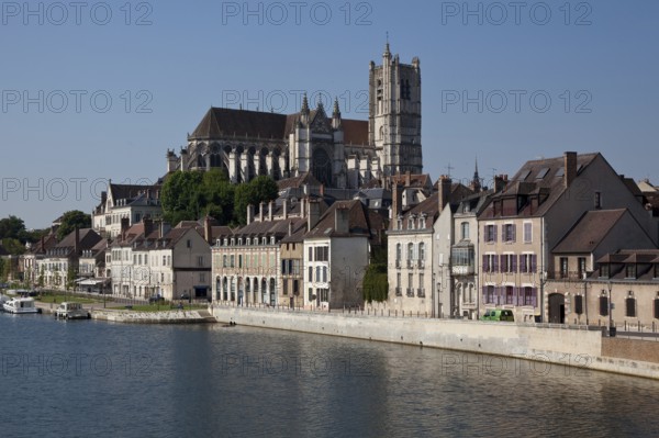 Frankr Auxerre Burgundy Cathedral St-Etienne 70151 View from north-northeast over the Yonne