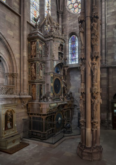 Strasbourg Cathedral, Cathédrale Notre-Dame de Strasbourg, southern transept arm, astronomical