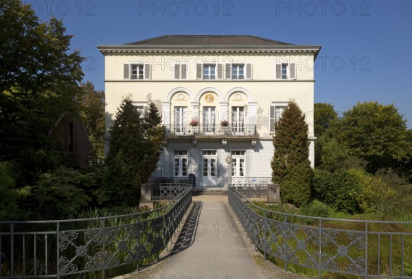 Krefeld, Sollbrüggenpark, Haus Sollbrüggen, manor house from around 1830 by Adolph von Vagedes,
