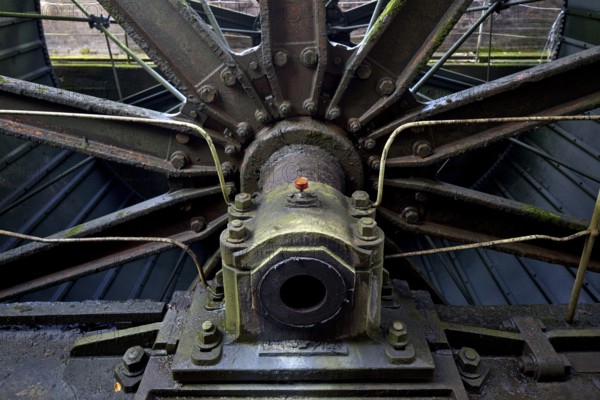 Rollberg (inclined planes), on which the ships are transported over land on rail wagons using a