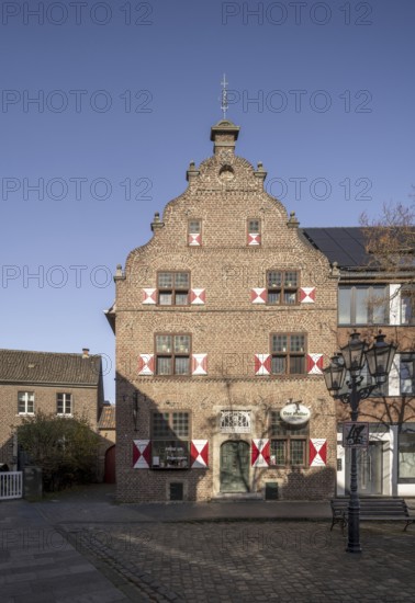 Krefeld, district of Hüls, Schultheißenhaus am Markt from 1667