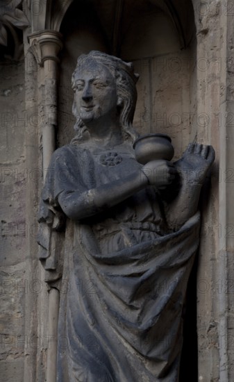 North-west side with virgins, Clever Virgin, third from left, St., St., Saint