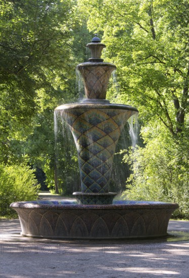Mosaic fountain for the Annual Exhibition of German Labour 1922 Stone and Earth by Hans Poelzig