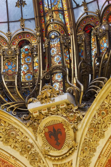 Large hall, dome detail
