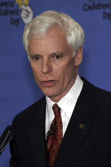 Mike Roberts at the 2005 World Children's Day at the Ronald McDonald House in Los Angeles, USA on