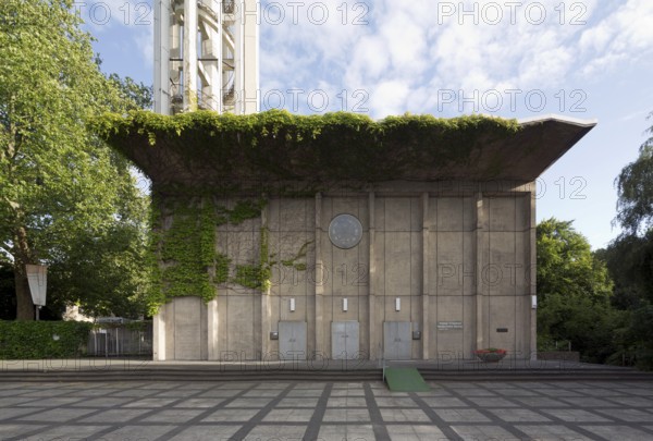 Built in 1957 by Ludwig Lemmer, facade, St., Sankt, Saint