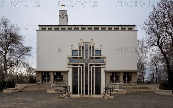 Built in 1930-32 by Hans Heinrich Grotjahn, reinforced concrete skeleton construction, tower with