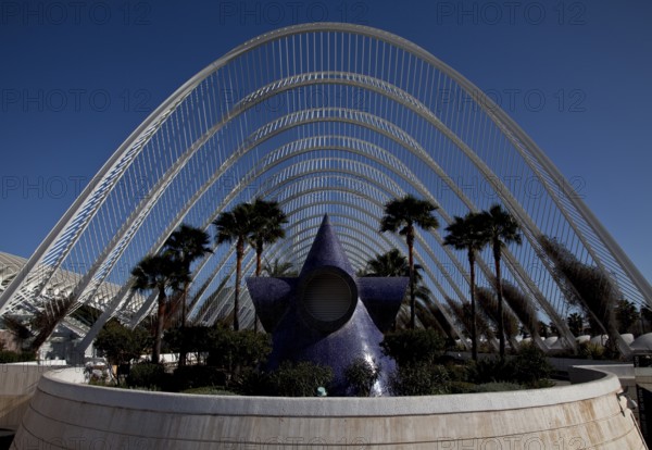 City of Arts and Sciences (cat./val. Ciutat de les Arts i de les Ciències), L'Umbracle, open
