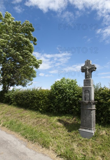 Aachen Walheim, Landscape with wayside cross