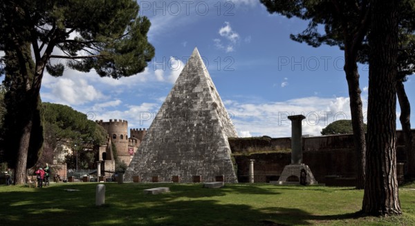 Piramide Cestia or Piramide di Caio Cestio, view from the west from the Protestant cemetery