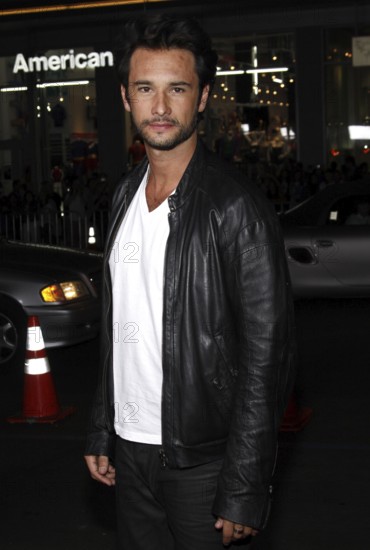 Rodrigo Santoro at the Los Angeles premiere of 'Max Payne' held at the Grauman's Chinese Theater in