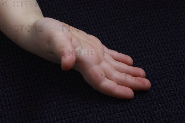 Hand of a child, 5 fingers, 5 fingers, thumb, receive, palm, hands, fingertips, finger-tip, hand