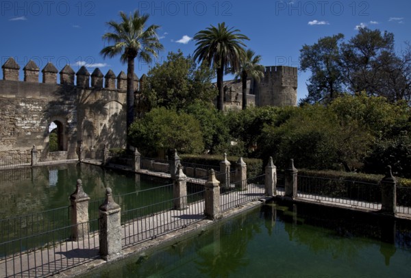 Córdoba, Alcázar de los Reyes Christianos. Fortress of the Christian Kings. Park with water basin