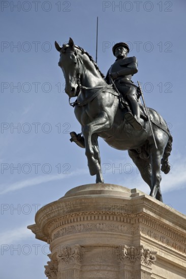 Chantilly, Chateau-de-Chantilly, chateau park main terrace, equestrian statue of Anne de