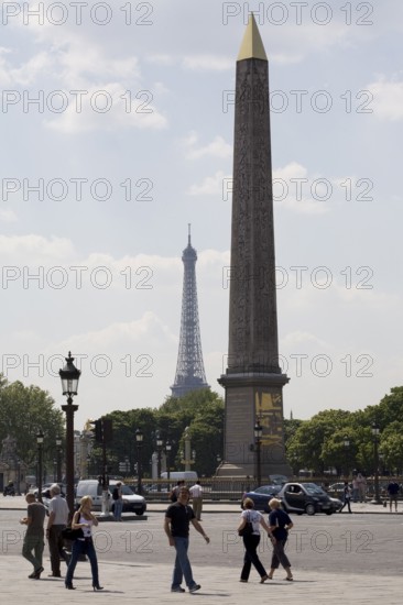 Obelisk, behind it the Tour Eiffel, Eiffel Tower