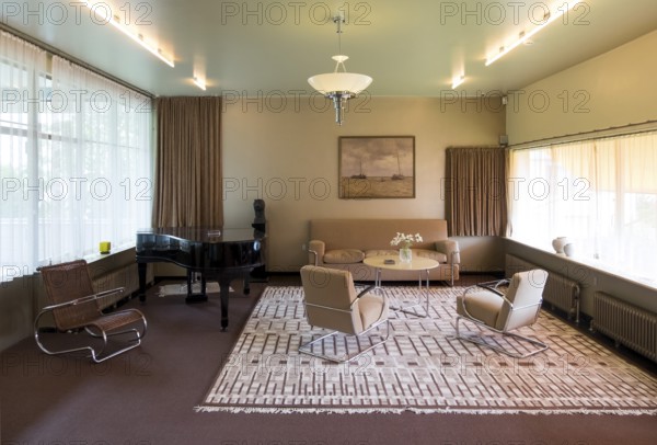 Built 1932-1933 by Brinkman & Van der Vlugt, living room on the first floor