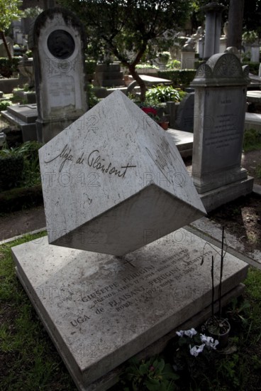 Tomb of the architect Guiseppe Perugini with a cube standing on its top