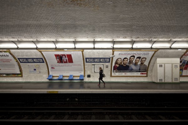 Paris, MICHEL-ANGE-MOLITOR metro station