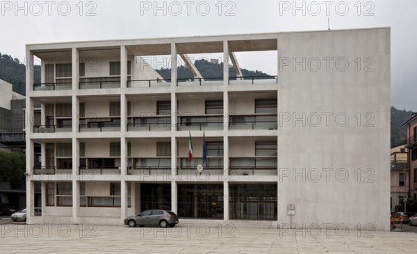 Italy Como Casa del Fascio 88660 by Guiseppe Terragni 1932-36 built as a party house in the style