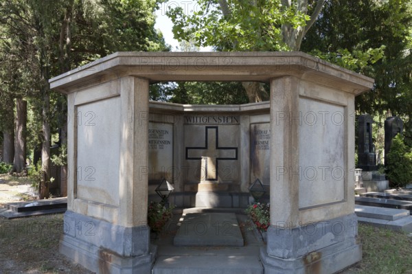 Vienna, graves of honour at the Central Cemetery