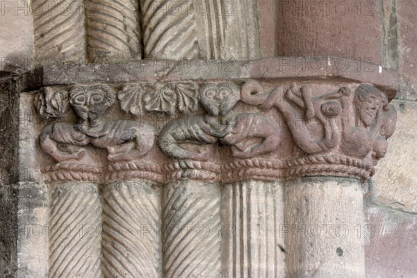 Lautenbach, collegiate church, portal vestibule, figure capital