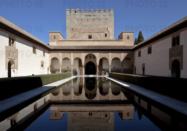 Court of the Myrtles (Patio de los Arrayanes, Mirtos) to the north, Comares Tower at the back