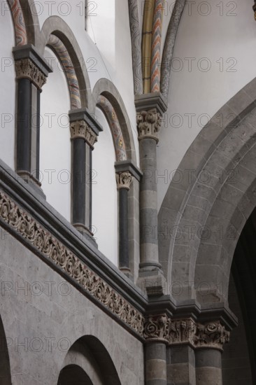 Detail of nave and crossing pillars, St., Sankt, Saint